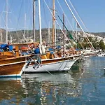 Ξενοδοχείο με διαμερίσματα Emelce 3*