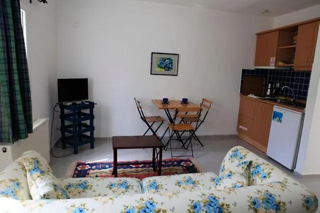 Apartmanhotel Emelce 3*