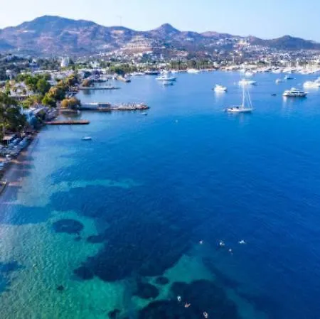 Apartahotel Emelce 3*