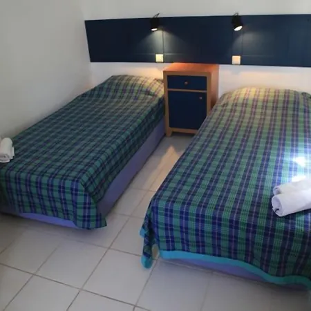 Apartahotel Emelce 3*