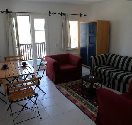Emelce Aparthotel 3*