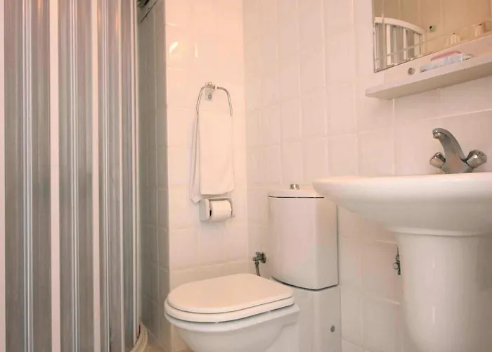 Emelce Aparthotel 3*