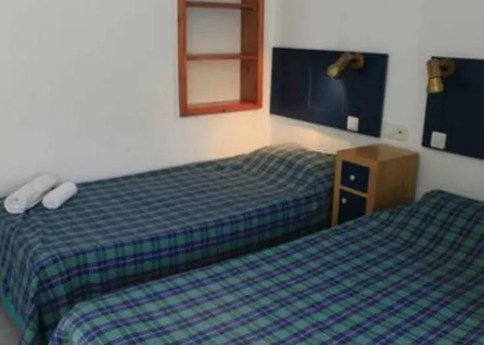 Emelce Aparthotel 3*